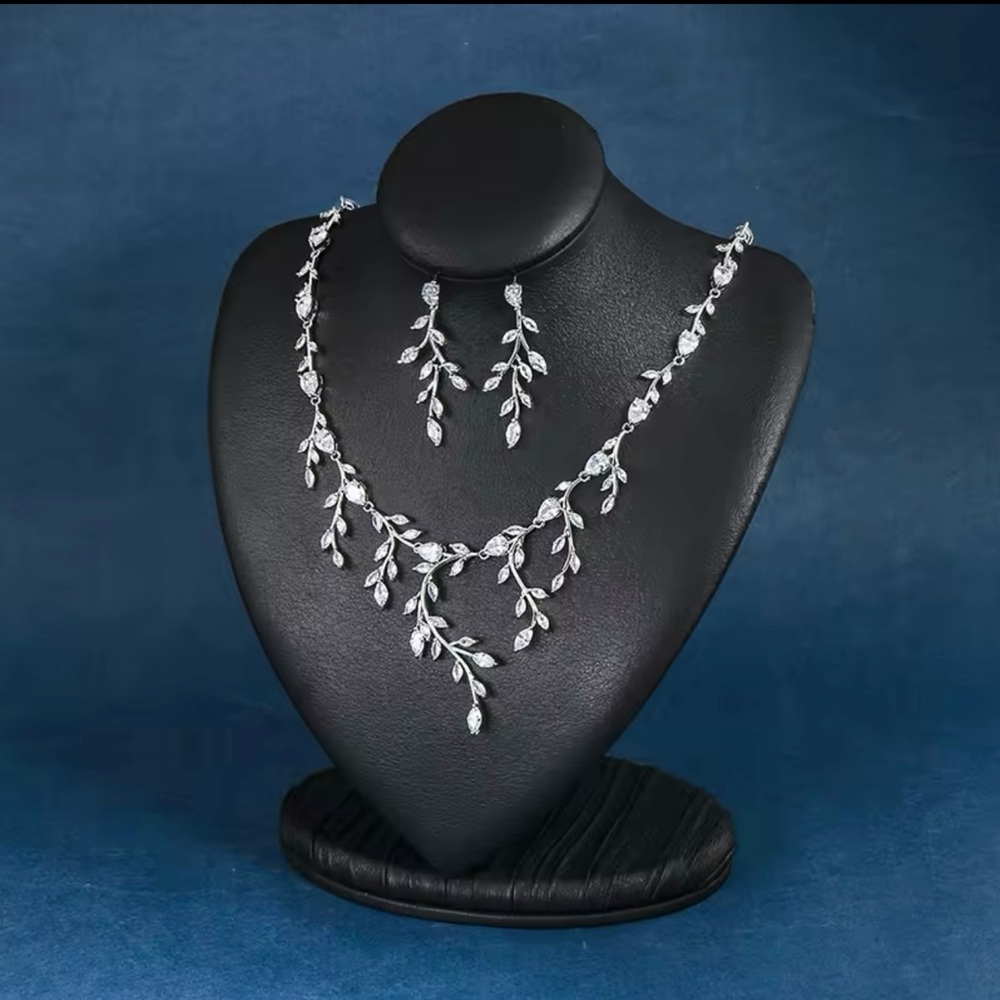 Wedding / bridal / formal necklace set